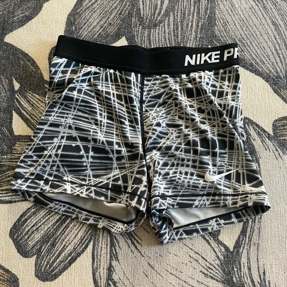 Nike pros - Picture 1 of 2
